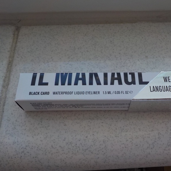 EYELINER/FOUNDATION SET - Picture 3 of 13